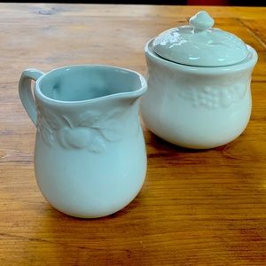 Gibson designs Fruit Creamer and Sugar bowl with lid